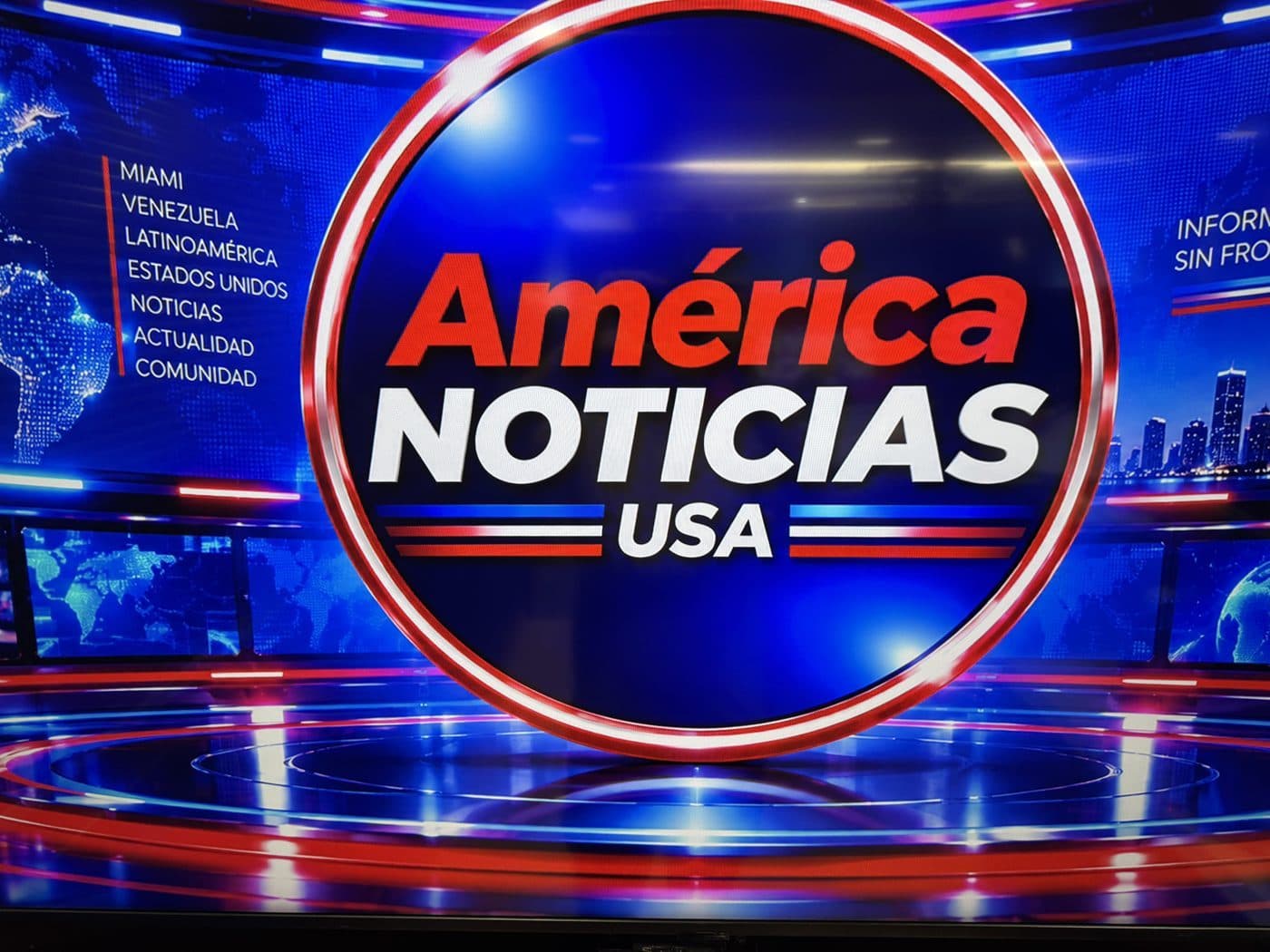El logo en el set del estudio